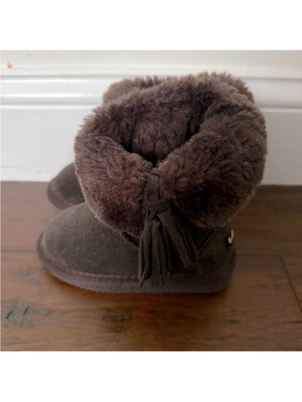 New LAMO SUEDE Shearling Cozy Brown Kids Boots With Tassel Detail - Picture 5 of 7
